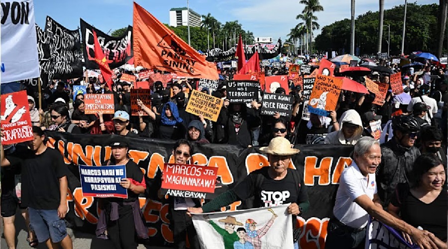 দুর্নীতির বিরুদ্ধে ক্ষোভে উত্তাল ফিলিপাইন