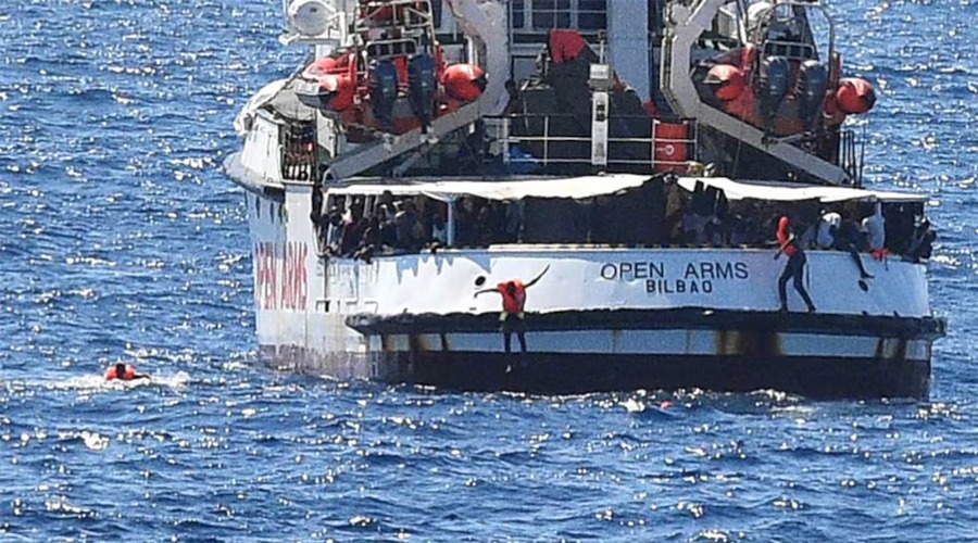 গাজামুখী ত্রাণবহরে ড্রোন হামলা: এবার নৌ সুরক্ষা পাঠাচ্ছে ইতালি-স্পেন