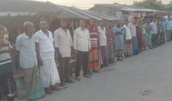 আশাশুনির কাদাকাটিতে বাড়ি ও প্রতিমা ভাংচুরের মিথ্যাচারের প্রতিবাদে মানববন্ধন