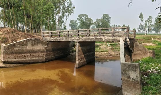 বীরগঞ্জে ভাঙা সেতু ৯ বছরেও হয়নি পুনর্নির্মাণ