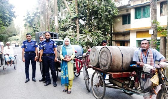 বাবুগঞ্জে অবৈধভাবে ডিজেল মজুদ, ব্যবসায়ীকে জরিমানা