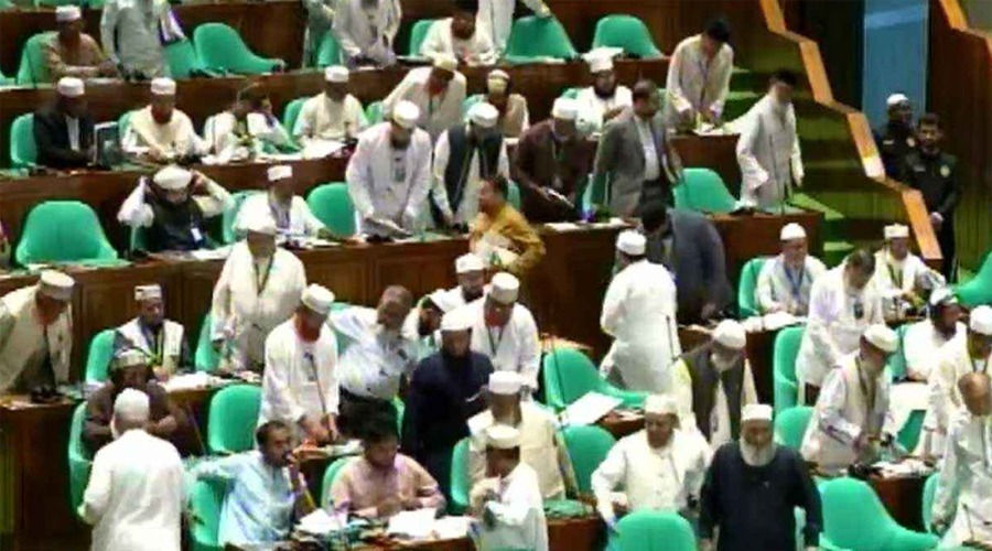 জুলাই সনদ আদেশ জারি না করায় সংসদে বিরোধী দলের ওয়াকআউট