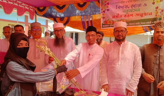 বাগমারার মাদ্রাসায় পরীক্ষার্থীদের বিদায় ও নবীনদের বরণ