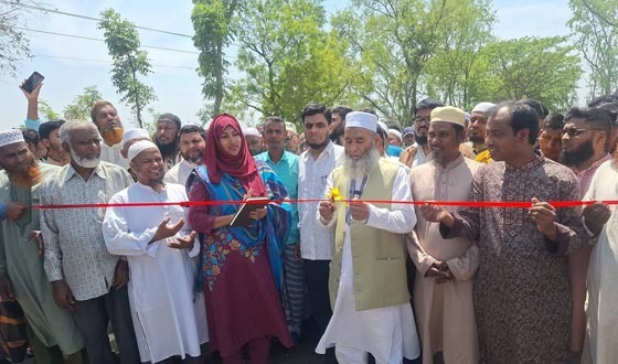 তানোরে ব্রিজ ও পাঁকা রাস্তার উদ্বোধন করলেন এমপি মজিবুর রহমান