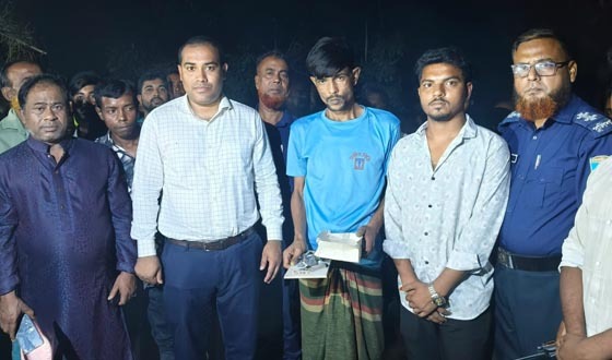 রাণীনগরে মাদকের আসরে ভ্রাম্যমান আদালতে যুবকের কারাদন্ড