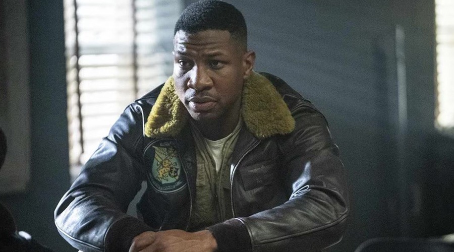 সেটে দুর্ঘটনা, জানালা ভেঙে পড়ে গেলেন জনাথন মেজর্স