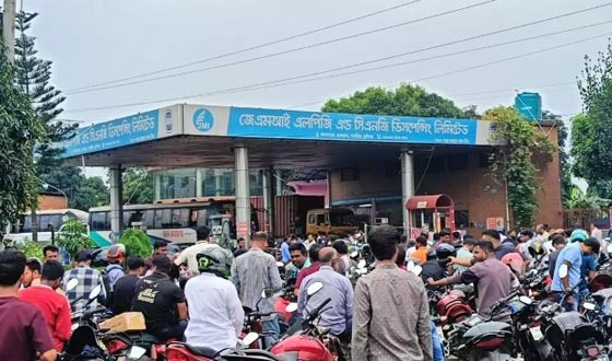 গজারিয়ায় পেট্রোল পাম্পে জ্বালানি তেলের কৃত্রিম সংকটের অভিযোগ