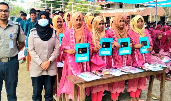 গোমস্তাপুরে এসএসসি পরীক্ষার্থীদের বিদায়