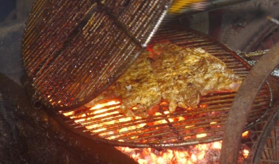 কুয়াকাটার রাত মানেই ফিশ ফ্রাই, পর্যটকদের ভিড়ে মুখর সৈকত