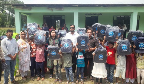 বাবুগঞ্জে কোডেক-এর স্কুল ব্যাগ বিতরণ কর্মসূচি