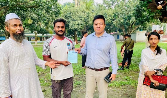 হাকিমপুরে ফুয়েল কার্ড বিতরণ শুরু