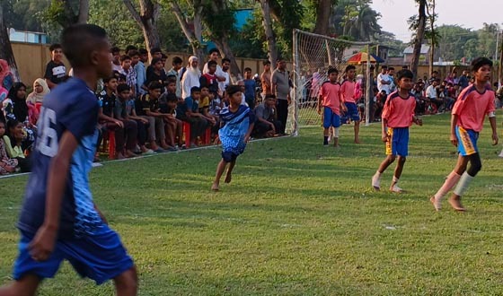প্রাথমিক বিদ্যালয়ে ফুটবল টুর্নামেন্টের ফাইনাল অনুষ্ঠিত