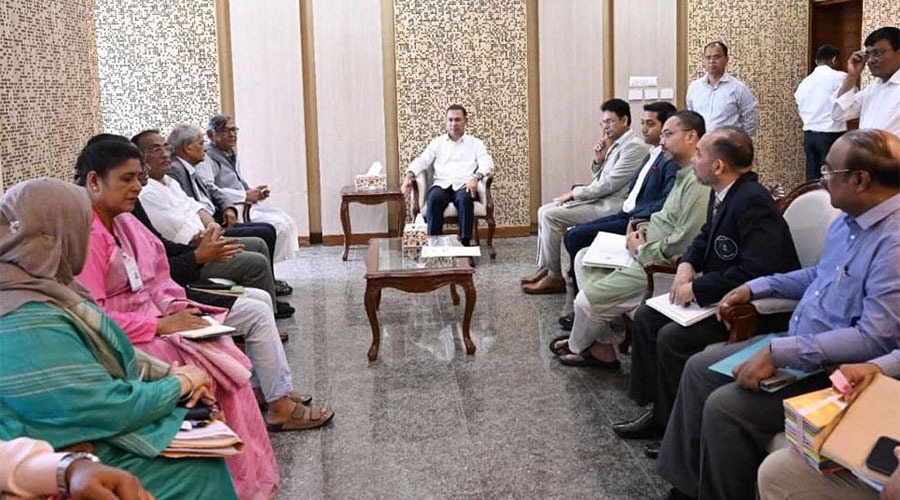 প্রধানমন্ত্রীর সঙ্গে অধ্যাপক আবদুল্লাহ আবু সায়ীদের বৈঠক