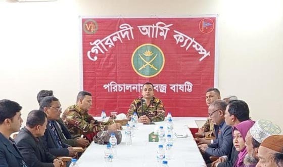 সেনা ক্যাম্পে সাংবাদিকদের সাথে মতবিনিময়