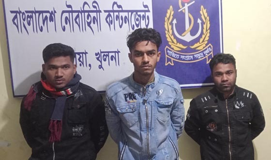 দিঘলিয়ায় ইয়াবাসহ আটক ৩