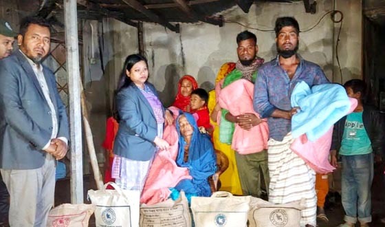 সৈয়দপুরে অগ্নিকান্ডে ক্ষতিগ্রস্ত পরিবারের মধ্যে খাদ্য সহায়তা প্রধান