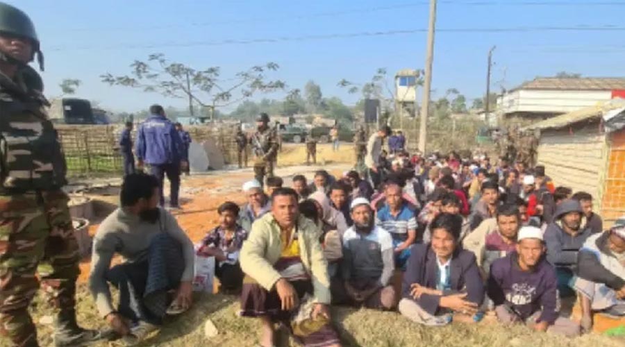 উখিয়ায় সাঁড়াশি অভিযান, ক্যাম্পের বাইরে থাকা দেড় হাজার রোহিঙ্গা আটক