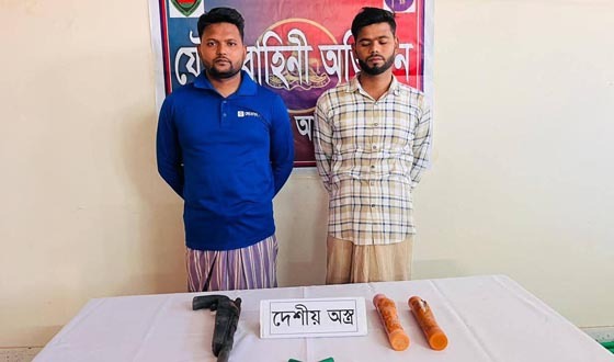 সাতকানিয়ায় ছাত্রদল নেতার বাড়ি থেকে অস্ত্র উদ্ধার, আটক ২