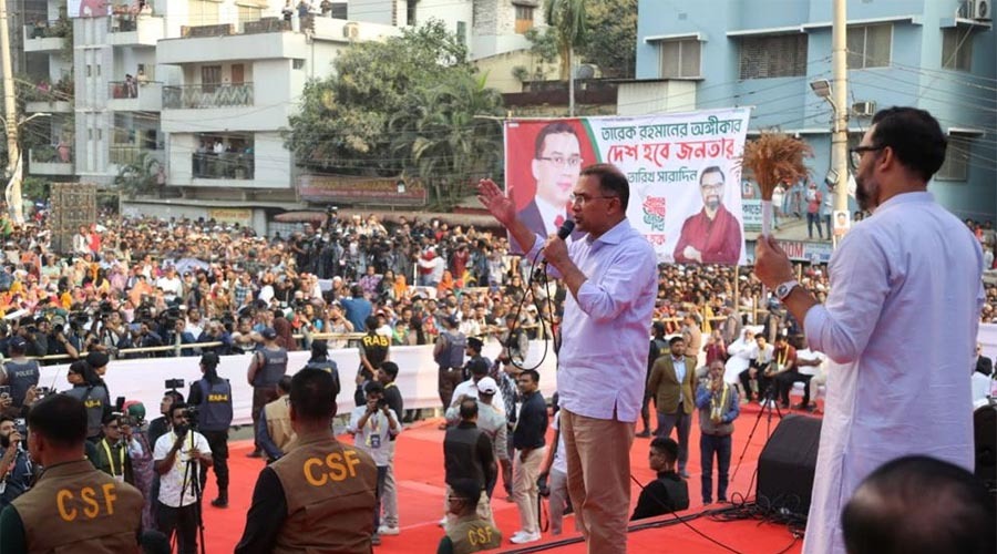 ঢাকার প্রচারে তারেক রহমান, এলাকার সন্তান পরিচয়ে চাইলেন ধানের শীষে ভোট