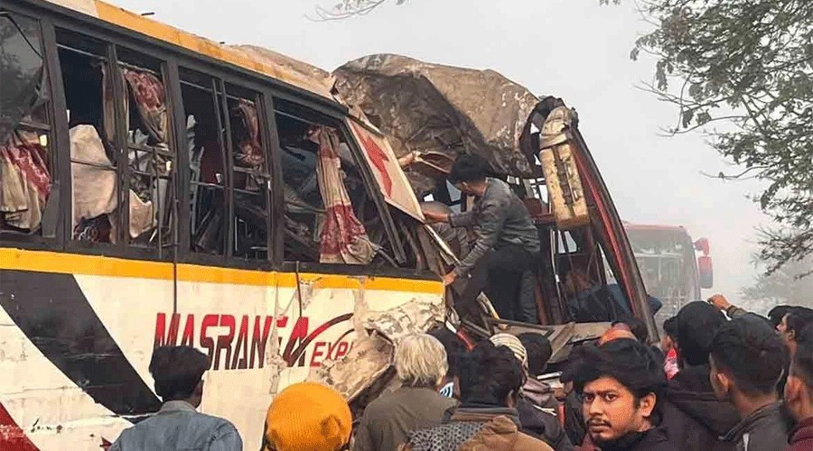 পাবনায় দুই বাসের সংঘর্ষ, নিহত ২