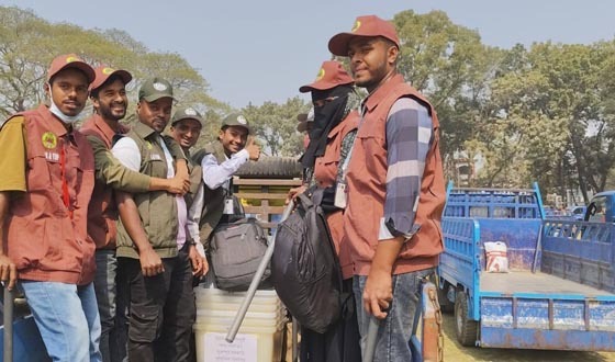 কুমিল্লার-১১ আসনে ভোট কেন্দ্রে পৌঁছাচ্ছে ব্যালট ও সরঞ্জাম