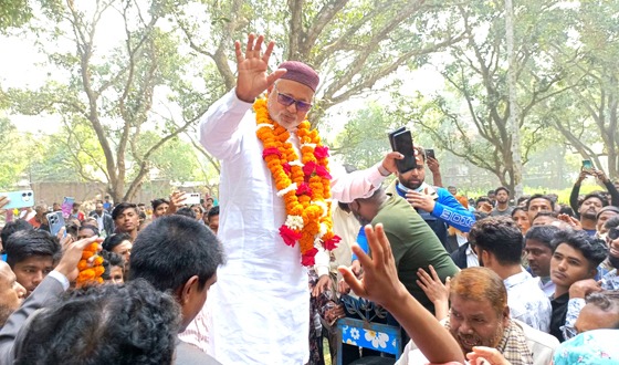 নেতাকর্মীর ভালোবাসায় সিক্ত নবনির্বাচিত এমপি মনজুরুল ইসলাম