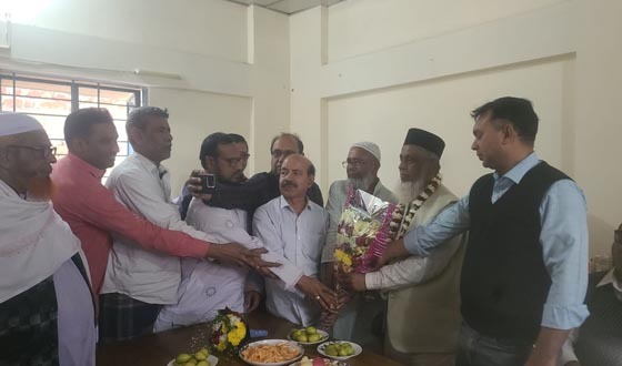নবনির্বাচিত এমপি অধ্যক্ষ মুহাম্মদ ইজ্জত উল্লাহকে সংবর্ধনা