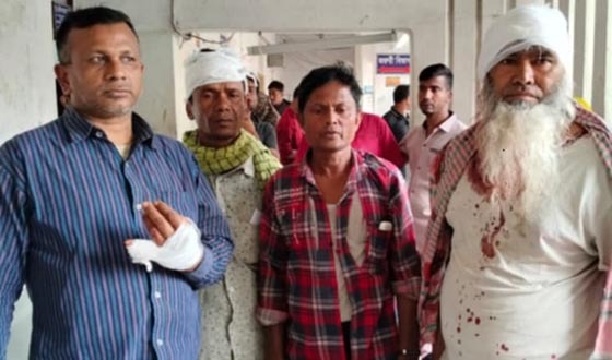 দৌলতপুরে পরকিয়ায় ব্যর্থ হয়ে গুলিবর্ষণ, আহত ১০