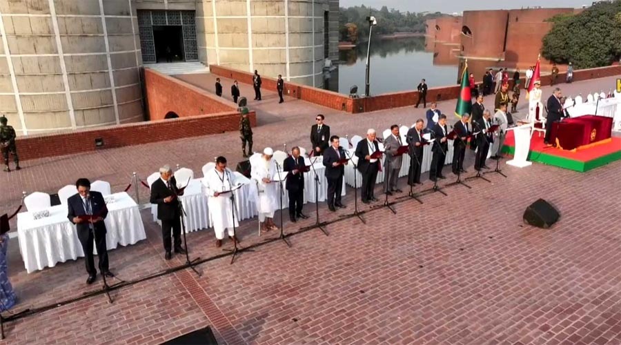 শপথ গ্রহণ করলেন ২৫ মন্ত্রী ও ২৪ প্রতিমন্ত্রী