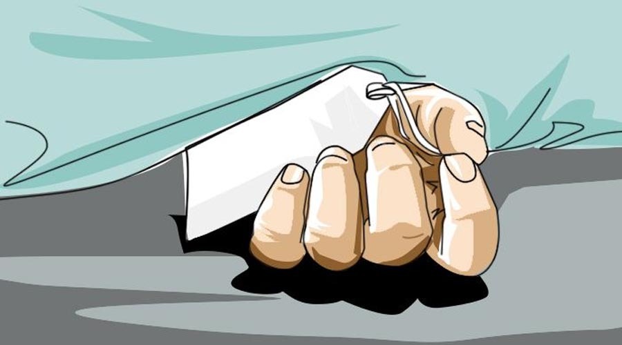 কক্সবাজারে সৈকতে ভেসে এল তরুণ-তরুণীর মরদেহ