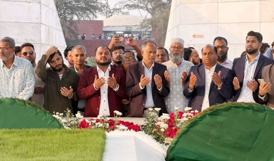 জিয়াউর রহমান ও বেগম খালেদা জিয়ার কবর জিয়ারতের মাধ্যমে পথচলা শুরু করলেন সংসদ সদস্য জসীম উদ্দীন