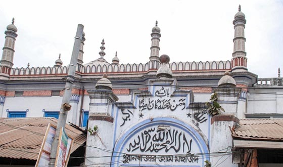 চাঁদপুরে ঐতিহ্যবাহী পুরান বাজার জামে মসজিদ