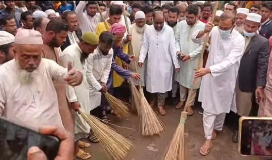 ফুলবাড়ীয়ায় রাস্তা পরিস্কারের মধ্য দিয়ে কাজ শুরু