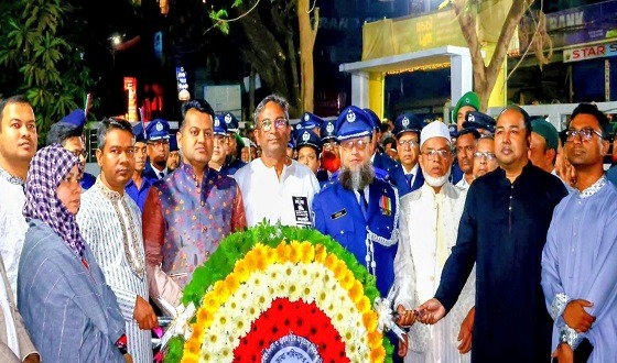 ভাষা শহীদদের প্রতি চাঁদপুর জেলা প্রশাসনের শ্রদ্ধা