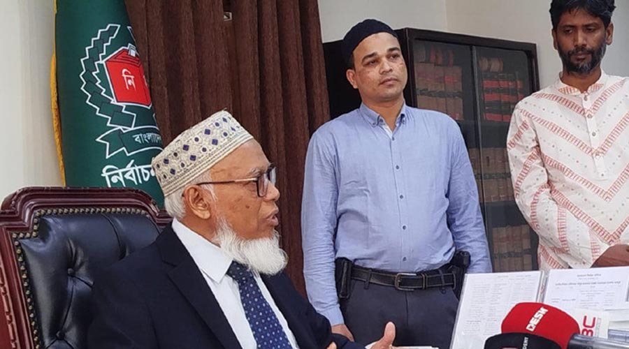 মেয়র নির্বাচনে দলীয় প্রতীকের ভবিষ্যৎ নির্ধারণ করবে সংসদ: ইসি মাছউদ