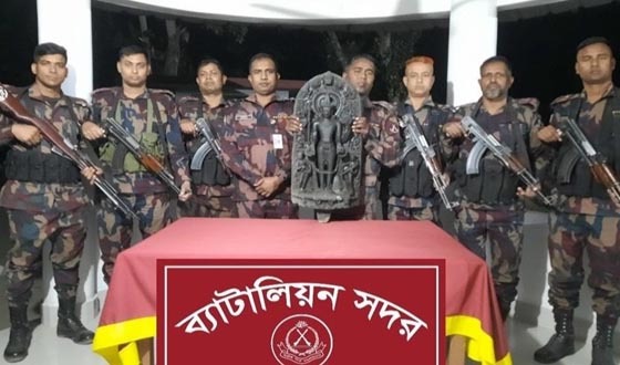 রাজশাহীতে কষ্টি পাথরের মূর্তি উদ্ধার