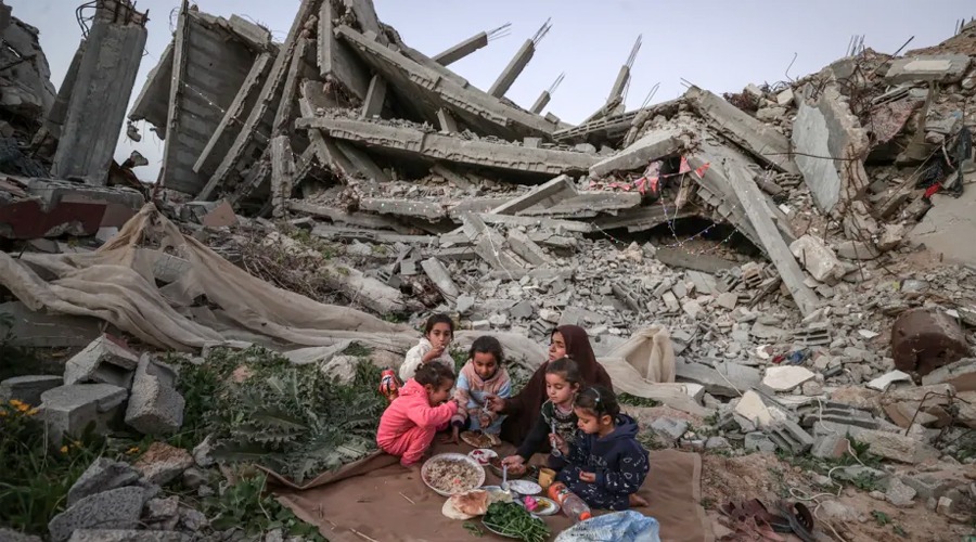 গাজায় ধ্বংসস্তূপের মাঝেও রমজানের প্রস্তুতি: উৎসব নয়, প্রতিটি মুহূর্তই বেঁচে থাকার লড়াই