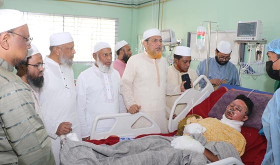 কক্সবাজারে এলপিজি স্টেশনে বিস্ফোরণে আহতদের আর্থিক সহায়তা