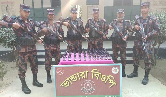 দিনাজপুর বিরল সীমান্তে ৭৬ বেতল ভারতীয় ফেন্সিডিল উদ্ধার