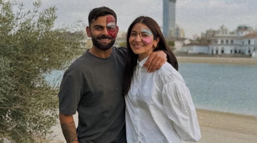 ভক্তদের নববর্ষের শুভেচ্ছা জানালো কোহলি-আনুশকা