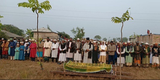 সুভদ্রাকাটি গ্রামের শতবর্ষী  থাকো বিবির দাফন সম্পন্ন