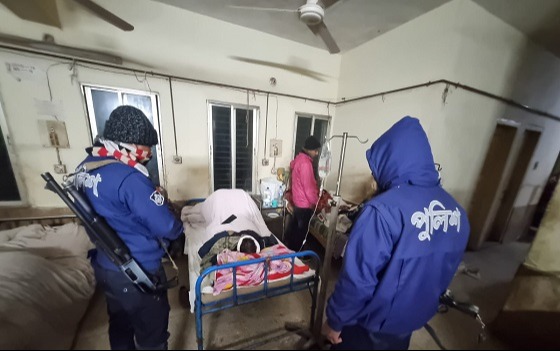 ভেড়ামারায় মাদক কারবারীর আঘাতে মাথা ফাটল পুলিশের