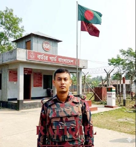 ঝিনাইদহের তরুণ বিজিবি সদস্য নাসির নিজের বুকে গুলি করে নিহত