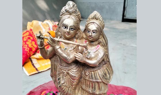 আশাশুনিতে চোরাই মূর্তি উদ্ধার