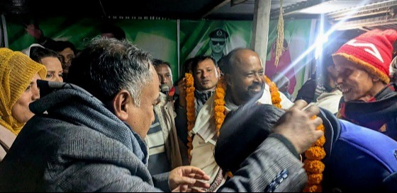 চাটমোহর ও ফরিদপুরে আ: লীগ নেতা বিএনপিতে যোগদান