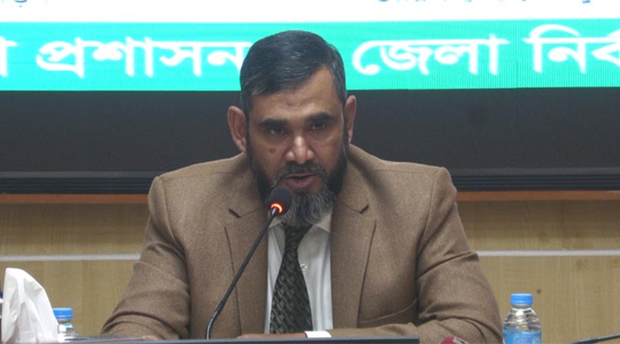 নির্বাচনের আগে অবৈধ অস্ত্র উদ্ধার জরুরি: ইসি সানাউল্লাহ