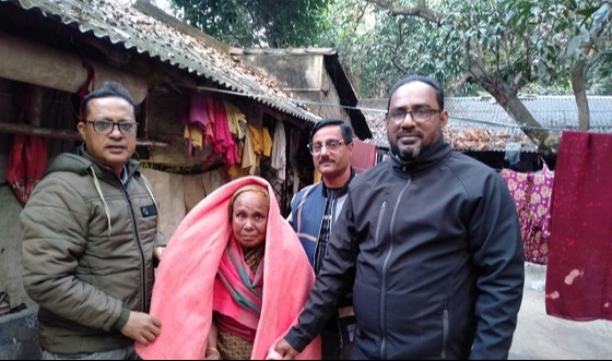 সাতক্ষীরায় ‘আস্থা থাকুক বন্ধুতায়’ সংগঠনের কম্বল বিতরণ