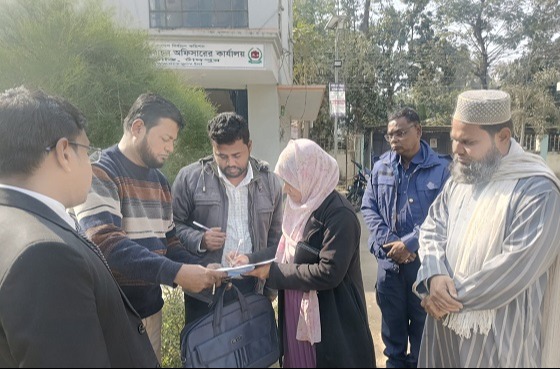 চাঁদপুরে নির্বাচনী আচরণবিধি লঙ্ঘনের দায়ে শিক্ষকের জরিমানা