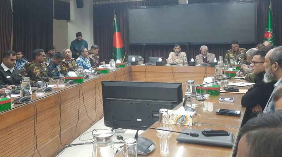 নির্বাচন ঘিরে সশস্ত্র ও আইনশৃঙ্খলা বাহিনীর সঙ্গে চলছে ইসির বৈঠক