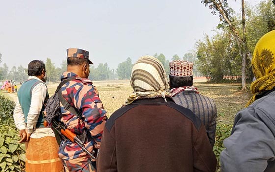 ফুলবাড়ী সীমান্তে অনুষ্ঠিত হলো কথিত ওরশ সমাবেশ